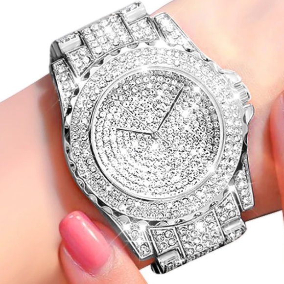 SOLD🎉Super BLING Iced Out Watch in Silver or Gold - Picture 3 of 8